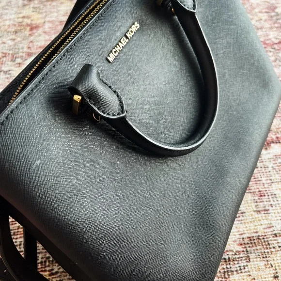 Michael Kors Savana Large Saffiano Leather Satchel. - Picture 3 of 8